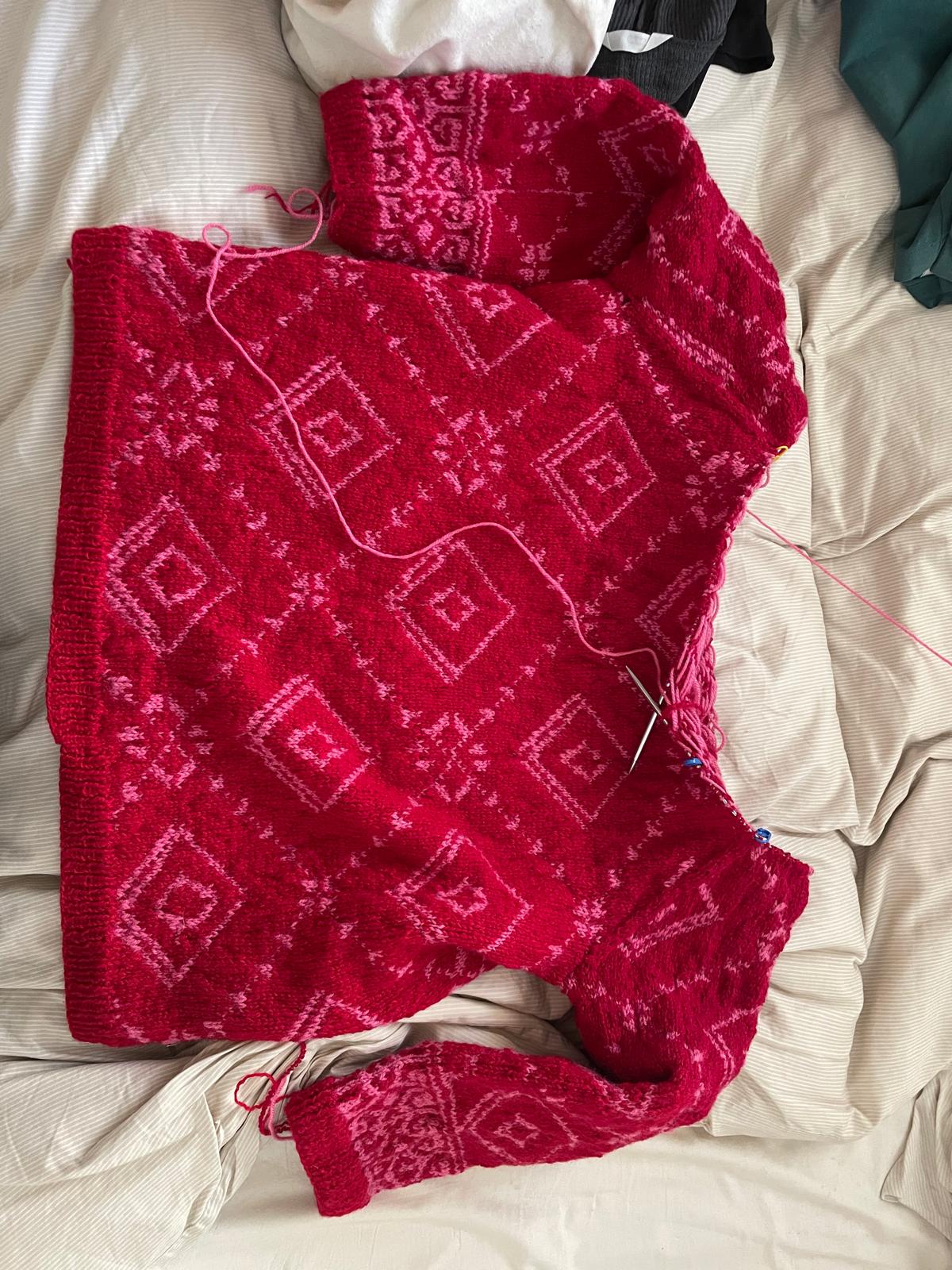 Red colorwork sweater — photo 3